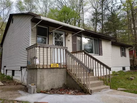 53 Arcadian Trl, Monroe, NY 10950