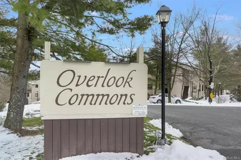 14 Overlook Cmns, Yorktown, NY 10598