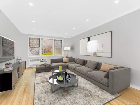 679 W 239th St #3K, Bronx, NY 10463