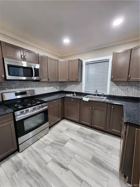 22-24 Bennett St, Port Jervis, NY 12771