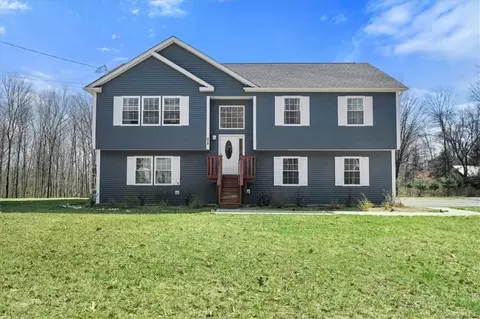 410 Sands Rd, Wallkill, NY 10941