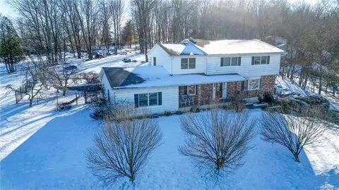 75 Shore Blvd, Wawayanda, NY 10973