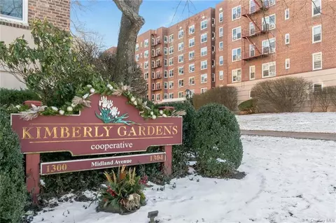 1300 Midland Ave #C48, Yonkers, NY 10704
