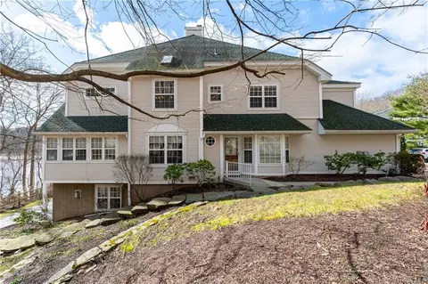 84 Lake Marie Ln, Bedford Hills, NY 10507