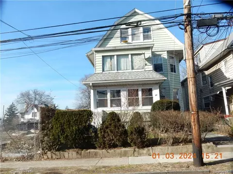 53 Adams St, Mount Vernon, NY 10550