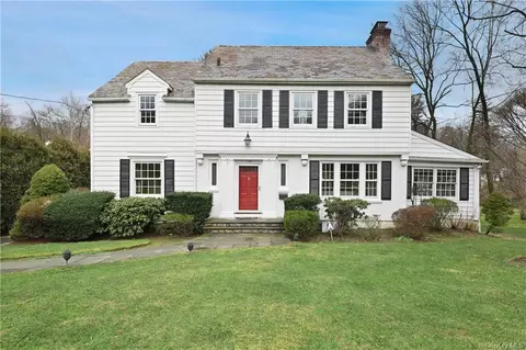 19 Cambridge Rd, Scarsdale, NY 10583