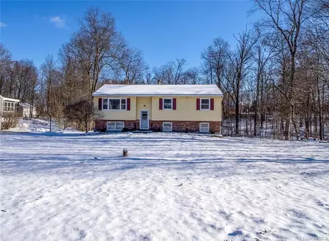 20 Knapp Ln, Montgomery, NY 12549