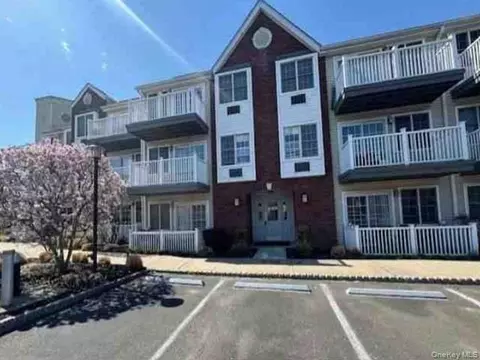 94-24 Magnolia Ct #3A, Ozone Park, NY 11417