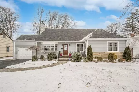 52 Top O The Ridge Dr, Scarsdale, NY 10583