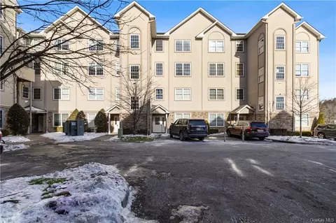 1303 Parkview Dr, Ramapo, NY 10977