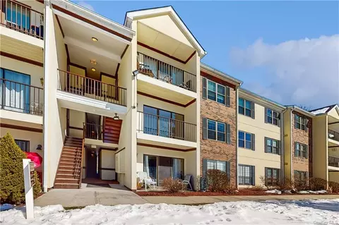 13 Edinburgh Dr # 13, Peekskill, NY 10566