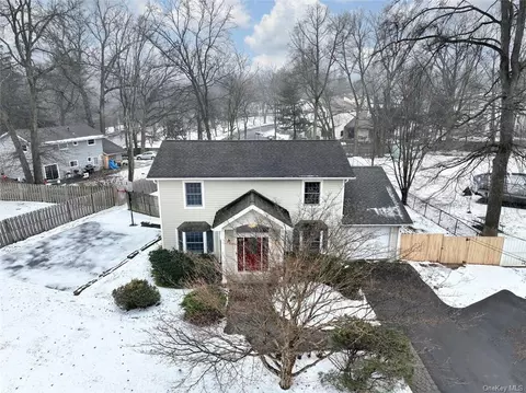 19 Pineview Ave, Clarkstown, NY 10954