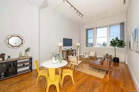 1 Landmark Sq #530, Rye, NY 10573