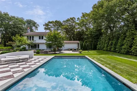 12 Apex Rd, Melville, NY 11747