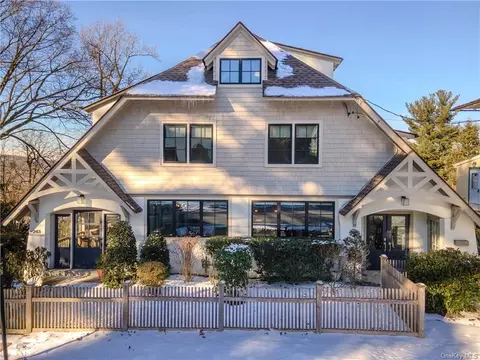 243 Palisade Ave, Greenburgh, NY 10522