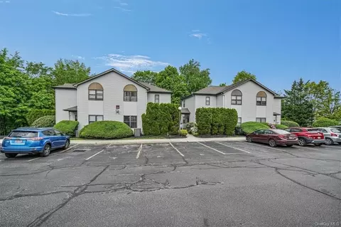 1 Giovanni Ct, Monroe, NY 10950