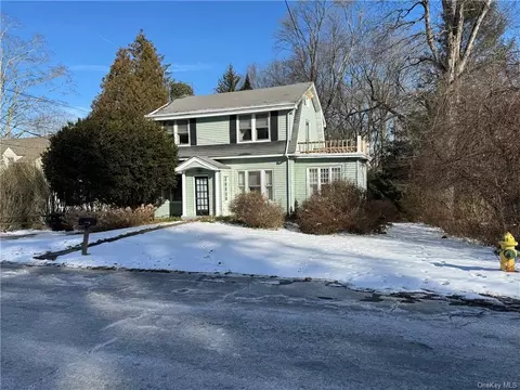 38 Pleasant St, Katonah, NY 10536