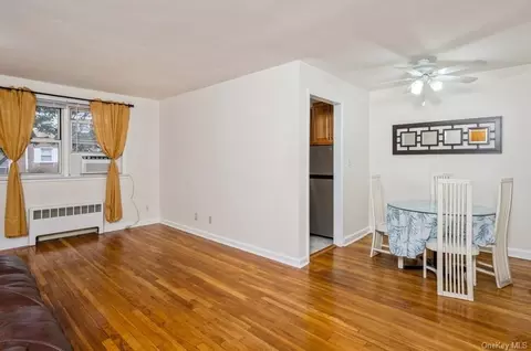 717 Tuckahoe Rd #14-A, Yonkers, NY 10710