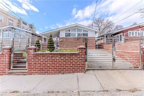 407 Howe Ave, Bronx, NY 10473