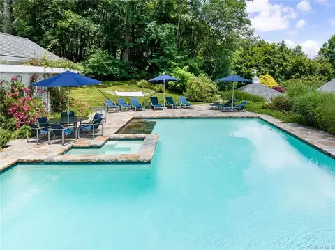 280 Douglas Rd, New Castle, NY 10514