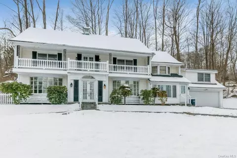 2 Lakeview Dr, Katonah, NY 10536