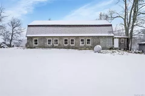 262 Maplewood Garden Rd, Thompson, NY 12701