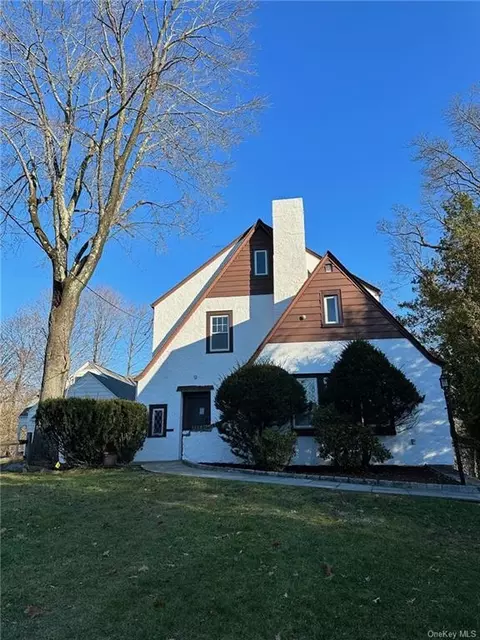 21 Gilbert Pl, White Plains, NY 10604