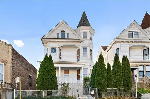 25 Van Corlear Pl, Bronx, NY 10463