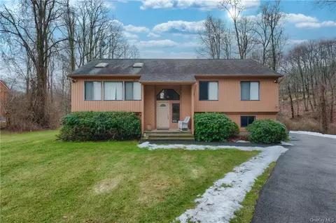 104 Weber Hill Rd, Carmel Hamlet, NY 10512