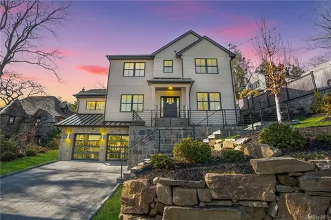 67 Mercer Ave, Greenburgh, NY 10530