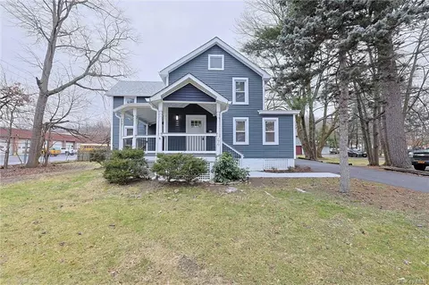 44 W Main St, Washingtonville, NY 10992