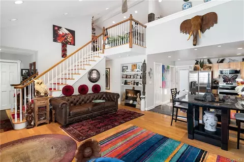 43 Cypress Ln, Yorktown Heights, NY 10598