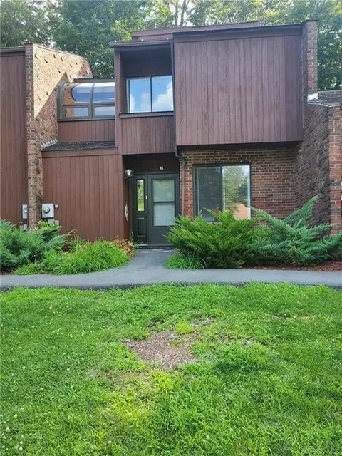 11 Park Ave #7, Thompson, NY 12701