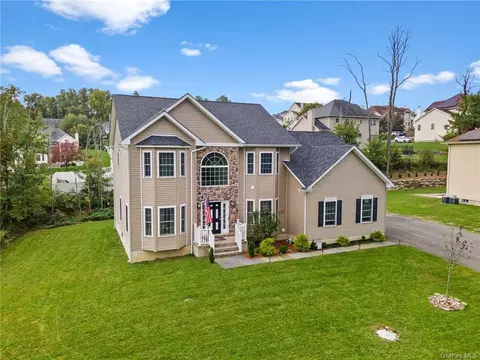 3207 Hamilton Way, New Windsor, NY 12553