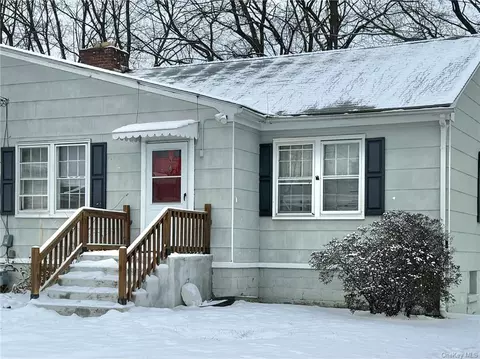 5 Locust St, Newburgh, NY 12550