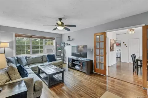 17 Fieldstone Dr #150, Greenburgh, NY 10530