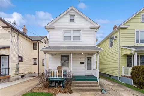 168 Lincoln Ave, Mineola, NY 11501