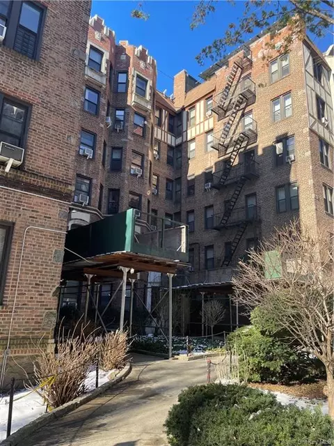 756 Brady Ave #307, Bronx, NY 10462
