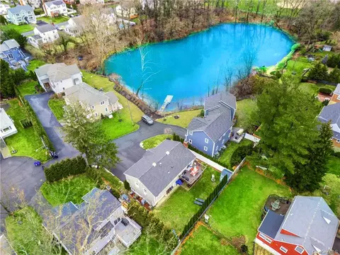 16 Eton Pl, Eastchester, NY 10709