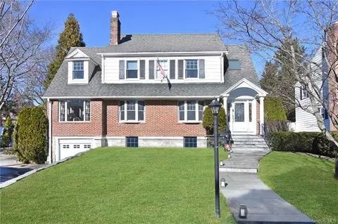 85 Reed Ave, Pelham, NY 10803