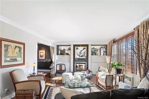 25 Lawrence Park Cres #1, Yonkers, NY 10708