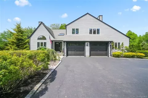 760 Iris Ct, Yorktown, NY 10598