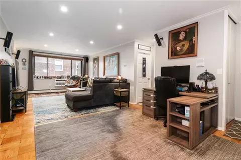 100 E Hartsdale Ave #6DE, Greenburgh, NY 10530