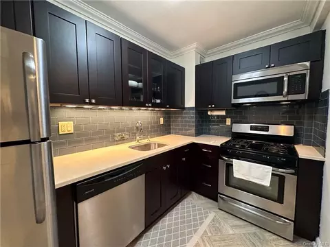 177 Hartsdale Ave #3U, Greenburgh, NY 10530