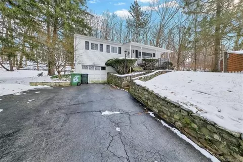 6 Pecos Ct, Monroe, NY 10950