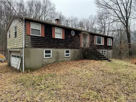 26 E Mountain Rd N, Philipstown, NY 10516