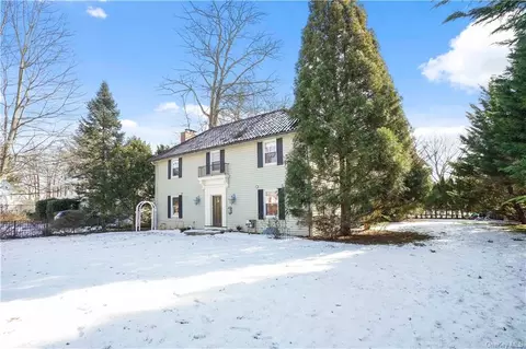 22 Bon Mar Rd, Pelham, NY 10803