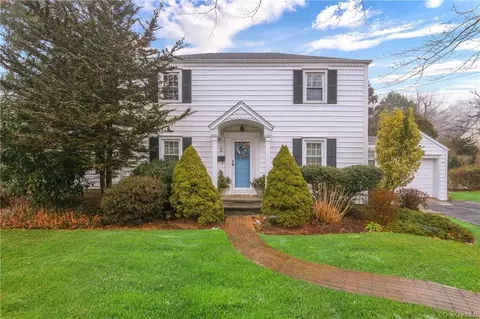 2 Garretson Rd, White Plains, NY 10604