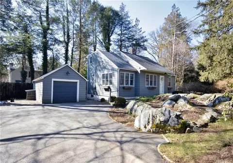 3 Dunster Rd, New Castle, NY 10549