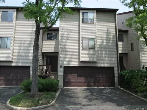 12 Kings Ct, Clarkstown, NY 10954